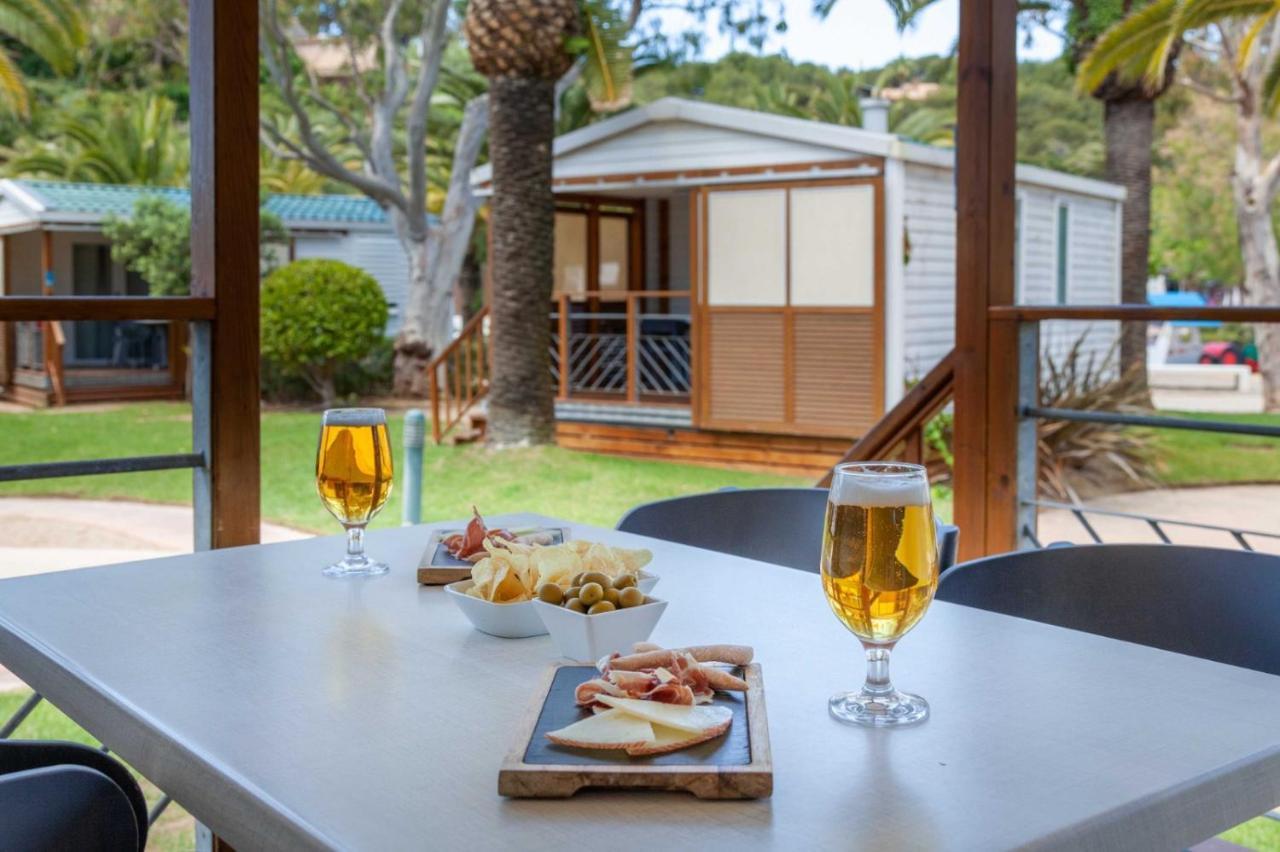 Camping Vila Village Sant Feliu de Buixalleu المظهر الخارجي الصورة